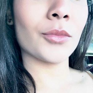 Meet your Posher, Amparo